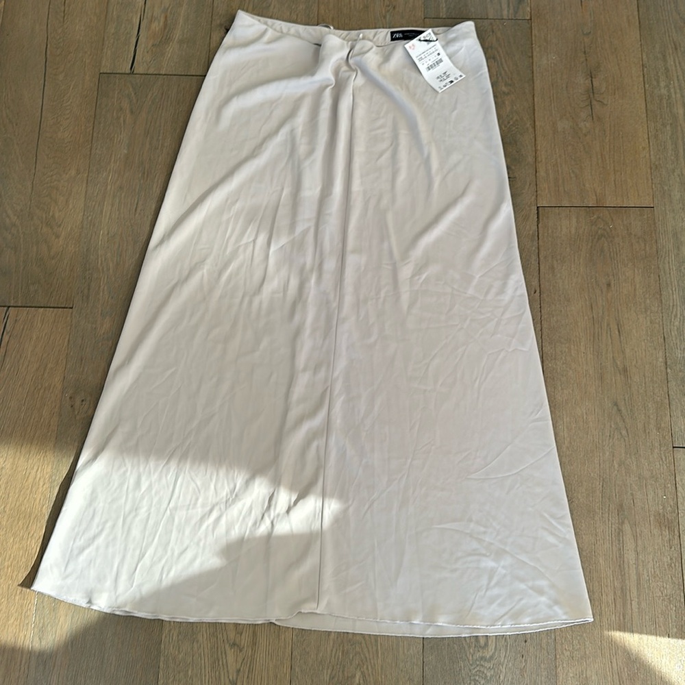 ZARA - TAN MAXI SKIRT